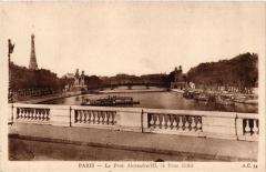 Paris 7e-Le Pont Alexandre Iii-La Tour Eiffel à Paris 7e