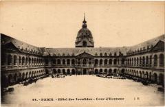 Paris 7e-Hotel des Invalides-Cour d'Honneur à Paris 7e