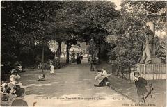 Carte postale ancienne Place Denfert - Monument à Charlet
                                                                     à Paris 14e
                                