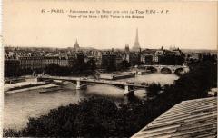 Paris 7e Panorama sur la Seine pris vers la Tour Eiffel à Paris 7e
