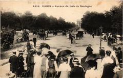 Avenue du Bois de Boulogne à Paris 16e
