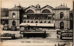Carte postale ancienne La Gare Montparnasse
                                                                     à Paris 6e
                                