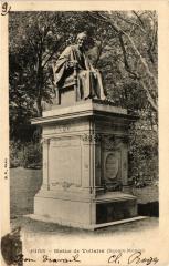 Paris 5e-Statue de Voltaire à Paris 5e