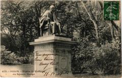 Paris 5e-Statue de Voltaire au Square Monge à Paris 5e