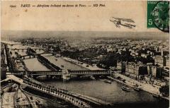Carte postale ancienne Aéroplane, évoluant au dessus de Passy
                                                                     à Paris 7e
                                