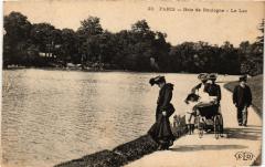 Carte postale ancienne Bois de Boulogne - Le Lac
                                                                     à Paris
                                