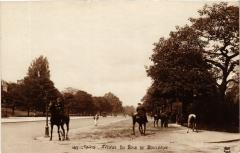 Avenue du Bois de Boulogne à Paris 16e
