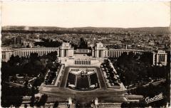 Carte postale ancienne Le Palais de Chaillot vu de la Tour Eiffel
                                                                     à Paris 7e
                                