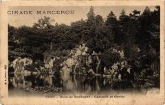 Carte postale ancienne Bois de Boulogne - Cascade et Grotte
                                                                     à Paris 16e
                                