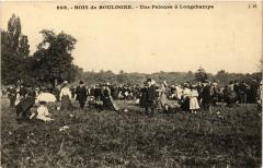 Bois de Boulogne - Une Pelouse à Longchamps à Paris 16e