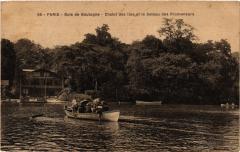 Carte postale ancienne Bois de Boulogne - Chalet des Iles et le bateau des Promeneurs
                                                                     à Paris 16e
                                