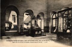 Paris (3e) Cnam - Salle dite de l'Echo et escalier à Paris 3e