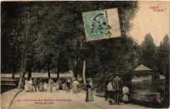 Carte postale ancienne Un Coin des Buttes Chaumont - Près du Lac
                                                                     à Paris 19e
                                