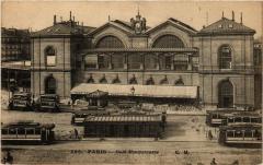 Carte postale ancienne La Gare Montparnasse
                                                                     à Paris 6e
                                