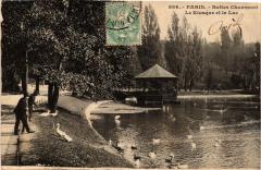 Buttes Chaumont - Le Kiosque et le Lac à Paris 19e