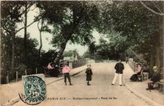 Carte postale ancienne Buttes-Chaumont - Pont de fer
                                                                     à Paris 19e
                                
