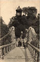 Buttes-Chaumont - Pont suspendu à Paris 19e