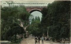 Les Buttes Chaumont - Le Pont de Briques à Paris 19e