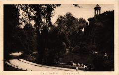 Carte postale ancienne Parc des Buttes-Chaumont
                                                                     à Paris 19e
                                