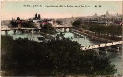 Paris Panorama de la Seine vers la Cité
