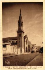 Carte postale ancienne Eglise Notre-Dame de Lourdes et Rue Pelleport
                                                                     à Paris 20e
                                