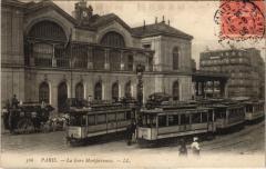 Carte postale ancienne La Gare de Montparnasse
                                                                     à Paris 6e
                                