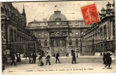 Paris 1e - Facade du Palais de Justice sur le Boulevard.. à Paris 1er
