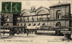 Carte postale ancienne La Gare Montparnasse
                                                                     à Paris 6e
                                