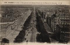Paris 8e - 198. Vue générale des Champs-Elysées à Paris 8e