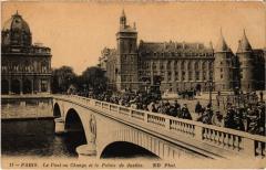 Paris 1e - Le pont au Change et le Palais de Justice à Paris 1er