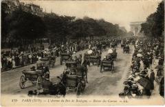 Carte postale ancienne L'Avenue du Bois de Boulogne - Retour des Courses
                                                                     à Paris 16e
                                