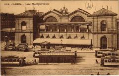 Carte postale ancienne La Gare Montparnasse
                                                                     à Paris 6e
                                