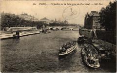 Paris 1e - Perspective sur la Seine pris du Pont-Neuf à Paris 1er
