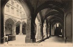Paris 4e - La Cour de l'ancien Cloître des Billettes à Paris 4e