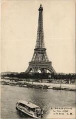 Paris 7e - 3. La Tour Eiffel et la Seine à Paris 7e