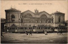 Carte postale ancienne La Gare Montparnasse
                                                                     à Paris 6e
                                