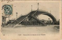 Carte postale ancienne Passerelle du Bassin de la Villette
                                                                     à Paris 19e
                                