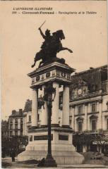 Clermont Ferrand Statue de Vercingetorix et le Theatre -
																					63000 Clermont-Ferrand
																			