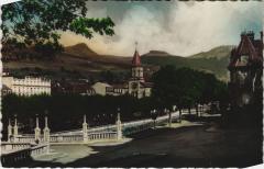 La Bourboule Les Quais et l'Eglise à La Bourboule