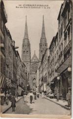 Clermont Ferrand Rue des Gras et la Cathedrale à Clermont-Ferrand