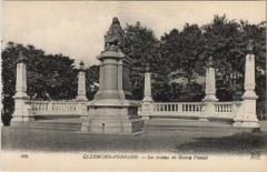 Clermont Ferrand Statue de Blaise Pascal -
																					63000 Clermont-Ferrand
																			