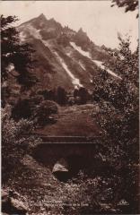 Mont Dore Le Pic du Sancy vu du Pont de la Dore à Mont-Dore