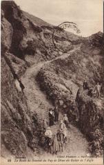 La Route du Sommet du Puy de Dome au Rocher de l'Aigle