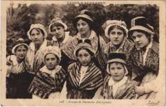Types d'Auvergne - Groupe de Paysannes Auvergnates
