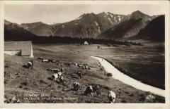 Le Mont-Dore La Route et la Chaine du Sancy à Mont-Dore