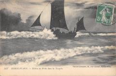 Berck Plage - Bateau De Peche Dans La Tempete à Berck