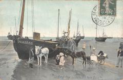 Berck Plage - Les Bateaux A Maree Basse à Berck