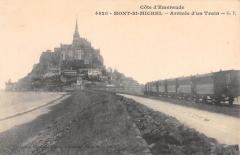 Mont Saint Michel - Arrivee D'Un Train
