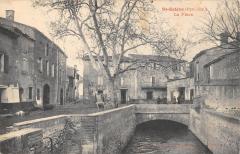 Saint Esteve - La Place - éditeur J.fau - cpa rare à Saint-Estève