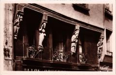 La Ferte Bernard Sculpture du 1er etage